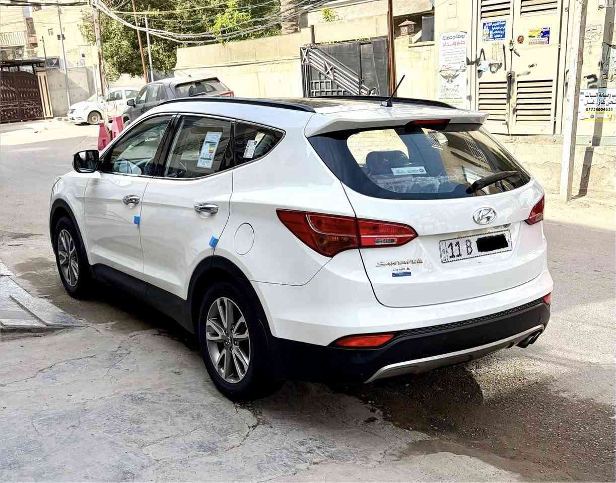 هونداي سنتافيا ( ٢٠١٣ ) خليجية رقم بغداد الدولي الجديد ( بأسمي) هزة جديدة وسنوية جديدة . ماشية ( ٨٧ ) ألف كم مكفولة من الضربة والصبغ حتئ الدعاميات مابيهن صبغ فقط بارد قليل .  السيارة ٧ راكب  / ٣ قطع تبريد  / داخل جلد بلادي قرميدي  / بانوراما   . محرك ٤ سلندر لاصرف ولا تبخير وتخم تاير نكسن وتبريدها ثلج وكهربائيات جاهزة وعدتهاكاملة وسويجات ريمونت عدد ( ٢ )  . أخواني السيارة أستلام علئ أيدنا من الشركة وحاليا جاهزة بدون أي نقص وللتواصل ( *********** ) وعنواني بغداد - الكرادة  .
