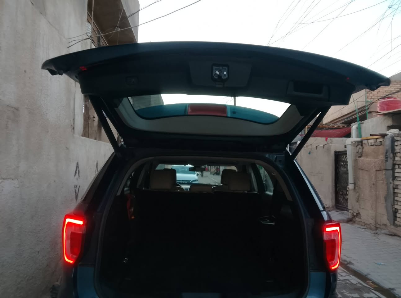 فورت موديل 2019
حادث جاملغ خلفي وباب خلفي 
ولبنيد مصبوغ 
رقم الهاتف 
***********
