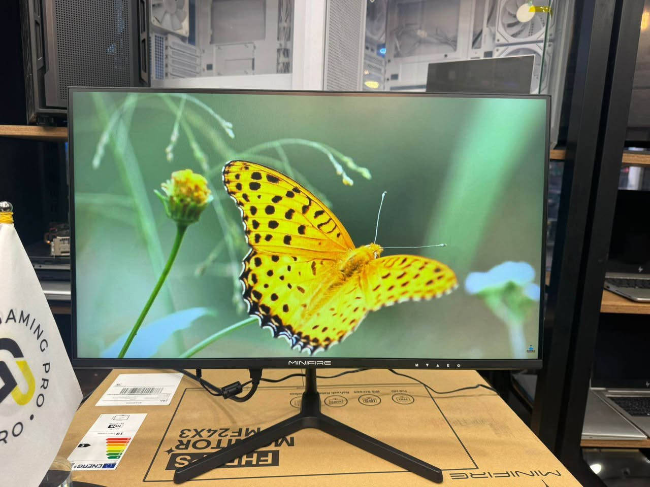 شاشات ألعاب احترافية ( OPEN BOX )– مع ضمان ٦ شهر
تجربة لعب بلا حدود! 🔥
🎮 تردد عالٍ (165Hz / 180Hz / 240Hz)
⚡ زمن استجابة سريع (1ms)
🖥️ دقة عالية وتصميم عصري
🎯 صورة سلسة بدون تقطيع أو تأخير
الموديلات التي متوفرة مع الاسعار :

Minifire
34inch curve 165Hz 2K 
1ms : 265.000

Minifire
32inch curve 180Hz 2K 1ms : 265.000

Minifire
27inch 240Hz 2K 1ms ips : 280.000

Minifire
27inch 180Hz 2K ips 1ms : 200.000

Minifire
27inch 100Hz curve 1ms : 115.000

Minifire
27inch 100Hz ips 1ms : 115.000

Minifire
27inch 100Hz ips 5ms : 105.000

Minifire
24inch 180Hz ips 1ms : 115.000

Minifire
24inch 100Hz ips 1ms : 100.000

Minifire
24inch 100Hz ips 5ms : 85.000

📦 متوفر توصيل
💰 أسعار تنافسية فقط عند مكتب كيمنك برو 🔥
📞 للحجز والاستفسار  مراسلة الصفحة او تواصل معنا الآن بغداد, العراق


**إذا كنت صاحب هذا الإعلان وتريد حذفه لأي سبب، رجاءا أرسل رسالة إلى الدعم الفني**