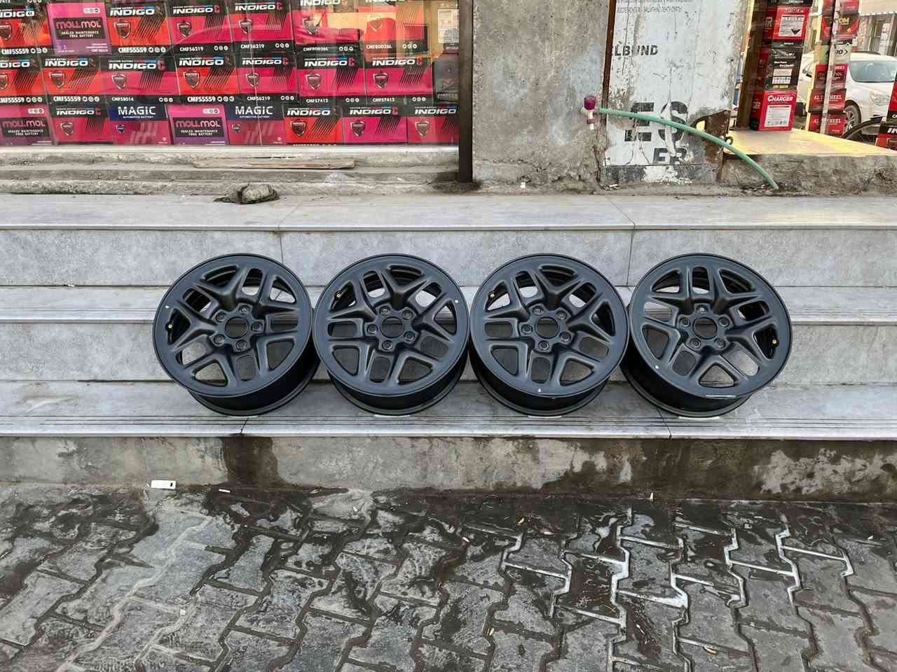 توفر  سبير بي وايدي  حجم 16  اصلي سعر 35 الف   ***********  بصره قرب جامع الكواز
