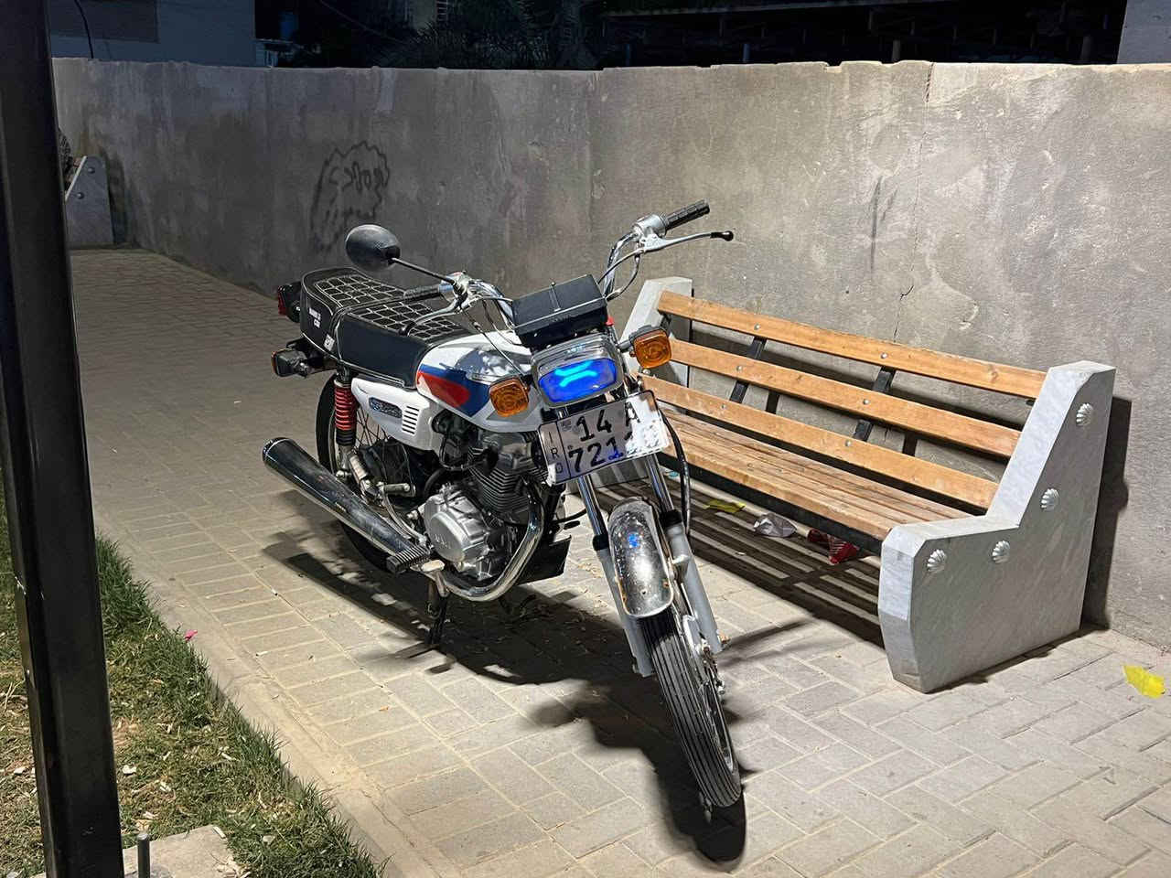 سلام عليكم دراجه تعمير 25 شاصي ارشا مديل 21 رقم سنويه تحويل ثاني يوم المكينه ابدل ولفات فقط الدراجه شوفت عينك مابيها اي نقص السعر 1800
 *********** مكاني الزبير الزبير, البصرة
