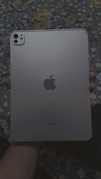 آيباد برو M4 • ٢٥٦ • شبه جديد