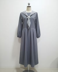 فستان صيفي نسائي • مقاس 42/44 • توصيل محافظات