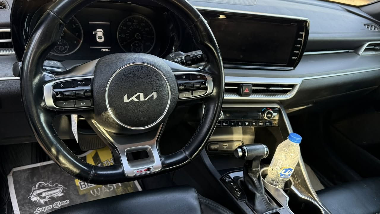 للبيع كيا k5 جي تي لاين موديل ٢٢ معوقين رقم بغداد معروفة مواصفاتها فول عدا الفتحة صور السونار موجودة سعرها ١٥٥ بغداد حي الاعلام 

***********
