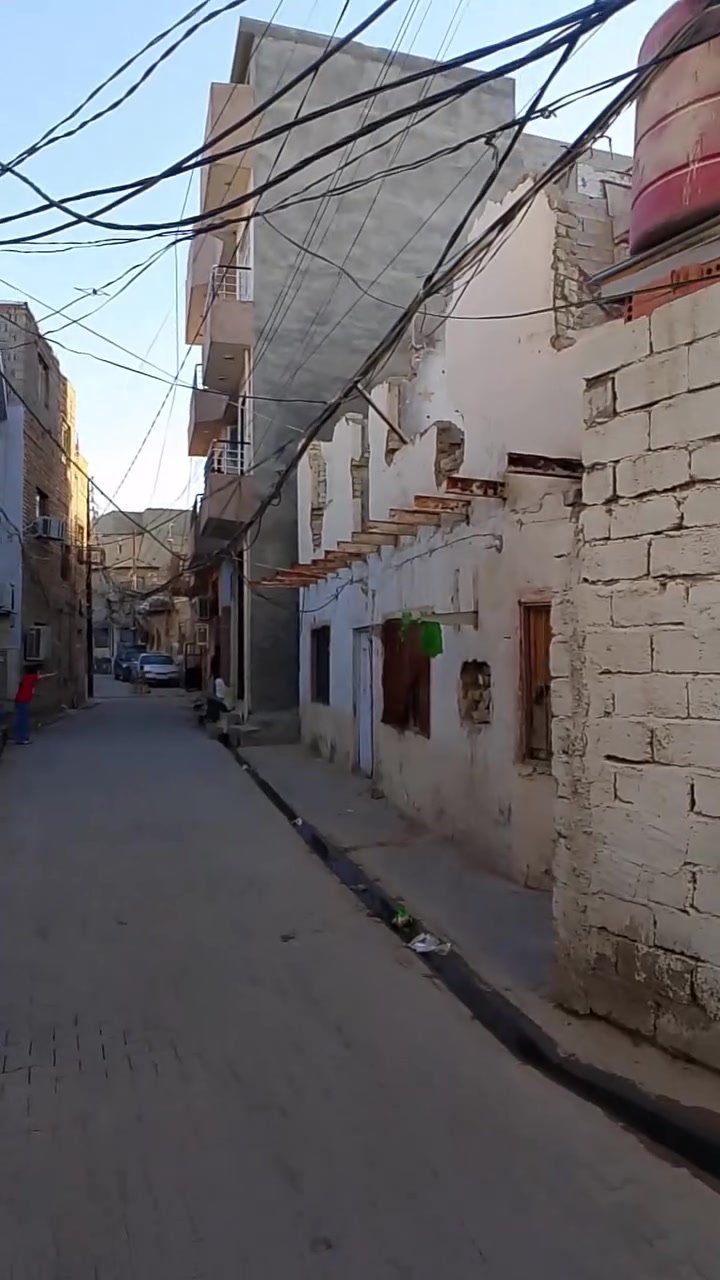للبيع مشتمل يعتبر قطعة ارض ملك صرف طابو مساحته 68 بسند واقع حال 100 متر وجه البيت 13 متر × 10 الموقع ديالى بعقوبه المركز السراي خلف تجاري على اخريسان 
الاستفسار اكثر اتصل على الرقم يوجد وتساب وتفاصيل اكثر عن سعر البيت ***********

