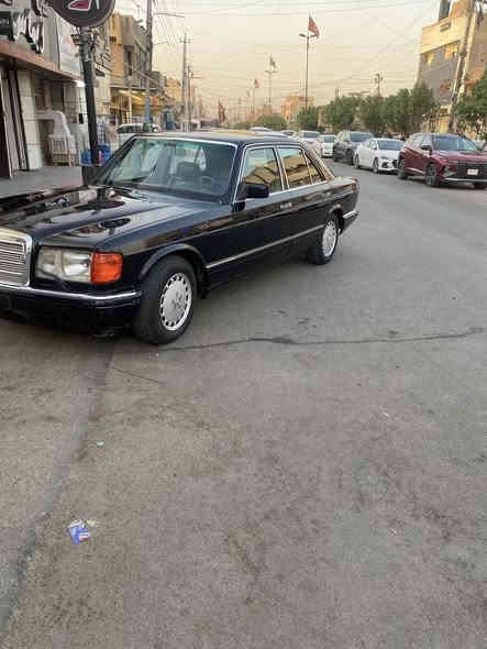 جامبو موديل ١٩٩١ مكينة ابلادي قبق اسود وكير مكفولة فتحة جام كهرباء مابيها ضربة بس البنيد بي معجون الداخل جلد اسود االسيارة مكفولة وترايك وبن متريد سعر ٧٥ وبي مجال بسيط الاتصال ***********
