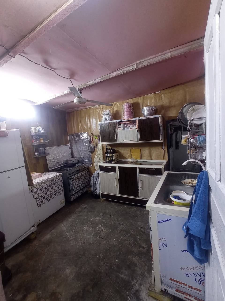 سلام عليكم بيت للبيع مكانه بل جامعين قرب جسر الهنود مساحه البيت 74طابو صرف ا السعر 355
اسفسار اكثر *********** البناء قديم
