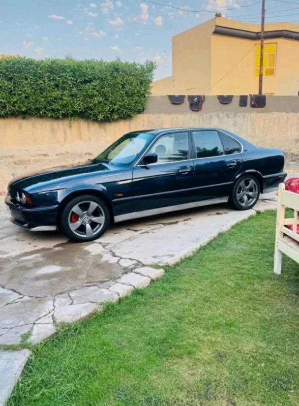 السلام عليكم بي ام للبيع موديل 1991 السعر 47 وبيهة مجال تصل على الرقم ونذكر تفاصيل سياره نضيفه *********** وتحياتي الصاحب الكروب
