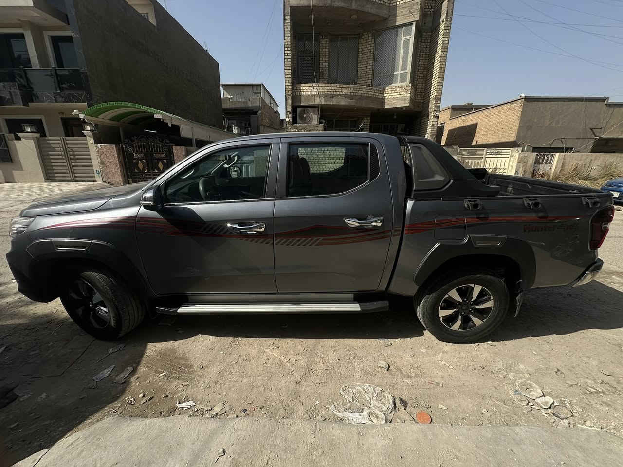 السلام عليكم بيكم هنتر 2023 السيارة ماشية 100 الف تقريباً نظيفة كلين رقم اربيل فول مواصفات بصمة+ لو گير+تحكم بوضعيات القيادة /محرك 2.4 تيربو فور ويل 

السعر 165$ 
السيارة بعدهة بالضمان‼️
للأستفسار :***********
مكان السيارة بغداد -شارع فلسطين
