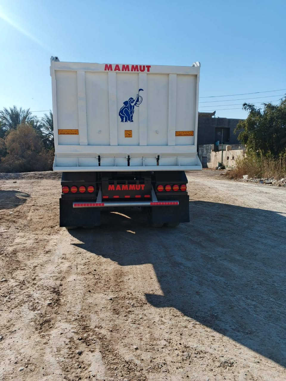 للبيع عربانة حدادية مكفولة كفالة عامة ذرعتهة 28متر وية تعلاوة صير 31متر رقم للاستفسار .اسيا ***********.    اثير ***********
