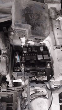 سلام عليكم قطع غيار كيا سيرنتو موديل 2011 اي غرض تريد موجود واتساب ***********
