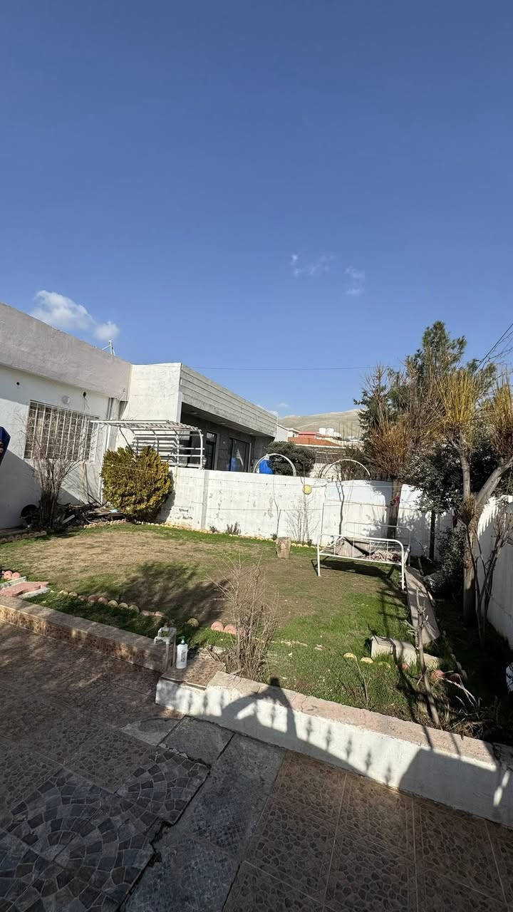 سەرەتا بەناوی خودا 
کۆدی /10912
خانوو بۆ فرۆشتن  
📍ناونیشان/ کۆمپانیای نەوزاد 
زۆنی دوو
📐ڕوبەر / 200 مەتر + 30 مەتر مەتروکە
📏پێشی/ 10 بە 23
🛣️شەقامی/ 12 مەتری
🌕 ڕوو / ڕۆژ هەڵات  
🏗️پێکهاتوەلە/ 1 نهۆم  

 پێک هاتوە لە ( میوان + متبخ  + مساعد متبخ+ مشتملات + 2نوستن + ژێرزەمین + هەورەبان ) 

ــــــــــــــــــــــ
🖊️/ بۆ زانینی نرخ  کۆمێنت بکە 
ــــــــــــــــــــــــ
بۆ پەیوەندی📞
☎️***********
☎️***********
ـــــــــــــــــــــــــــ
تۆی بەڕێز موڵکت هەیە دەتەوێت بیفڕۆشیت یان بیدەیت بەکرێ زانیاریەکانمان بۆ بنێرە هاوکارتان دەبین 
‏‎*********** ☎️واتس ئاپ"فایبەر 
‏‎یان سەردانی نوسینگەی(جوانی موڵك)بكەن
‏‎ناونیشان"ئیبراهیم ئەحمەد"بەرامبەر دیلان سیتی
