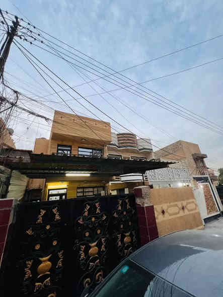 بسم الله الرحمن الرحيم 
دار للبيع مساحه 110م واجه. 5.50 نزال 20 
بناء نضيف جداً اضلع غير مشتركه 

📍موقع البيت غزاليه شارع مدير الأمن مربع قاسم نافوره من افضل المواقع في الغزاليه 📍👌

محتويات البيت 

🔴الطابق الأرض يحتوي على كراج + مدخلين صحيات خارجيه صاله + مطبخ + حولي 

🔴الطابق الثاني يحتوي على غرفتين نوم + خدمات 

الطابق الثالث يحتوي على بيتونه + سطح 

للأستفسار 

☎️***********☎️احمد الفلاحي
