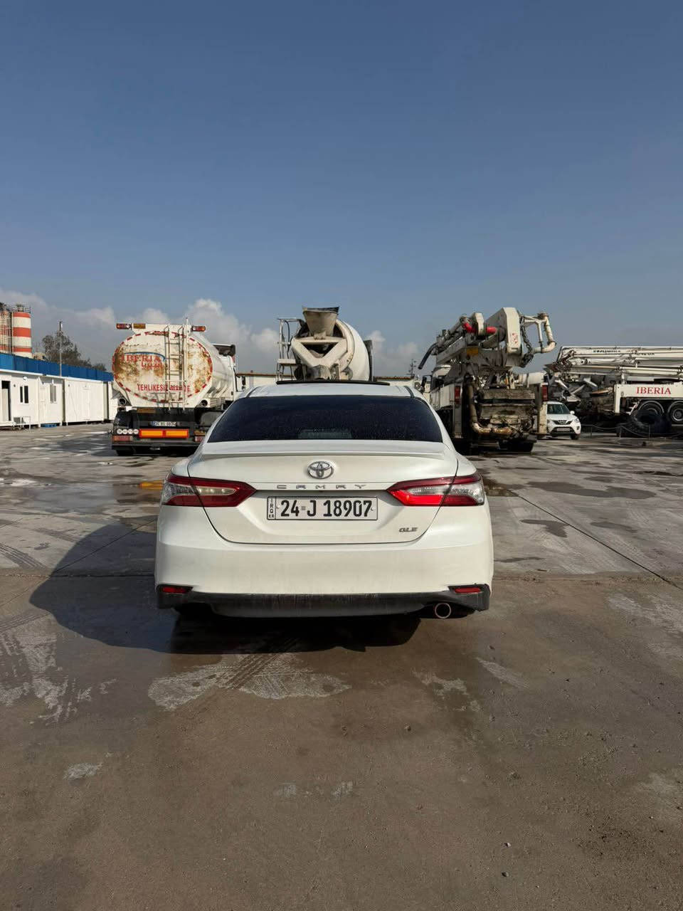 Camery 2023 GLE شەریکە SAS
سەیارەکە وەرگەراوە حیزام سبوغە بەس بە عام دەفرۆشم 
سەیارەکە بێ ئێرباگە پشتی تۆزەک حەوزی هەیتی پێشی شاصی لای سەکنه قۆپەکی گچکەی هەیە بێ سبوغ بێ تحدیل 
سەیارەکە فولل ماصفاتە سفری شەریکەیە
گێر و مەکینەی بە شەرتە 
سلایت و بەسمە و شغالە  ناو زەردە 
فوول فوللە. 
سحری ١٥٣ وەرەقە و مەجالەکی تێدایە
بەس تەلەفۆن جواب دەدەمەوە
*********** أربيل, العراق
