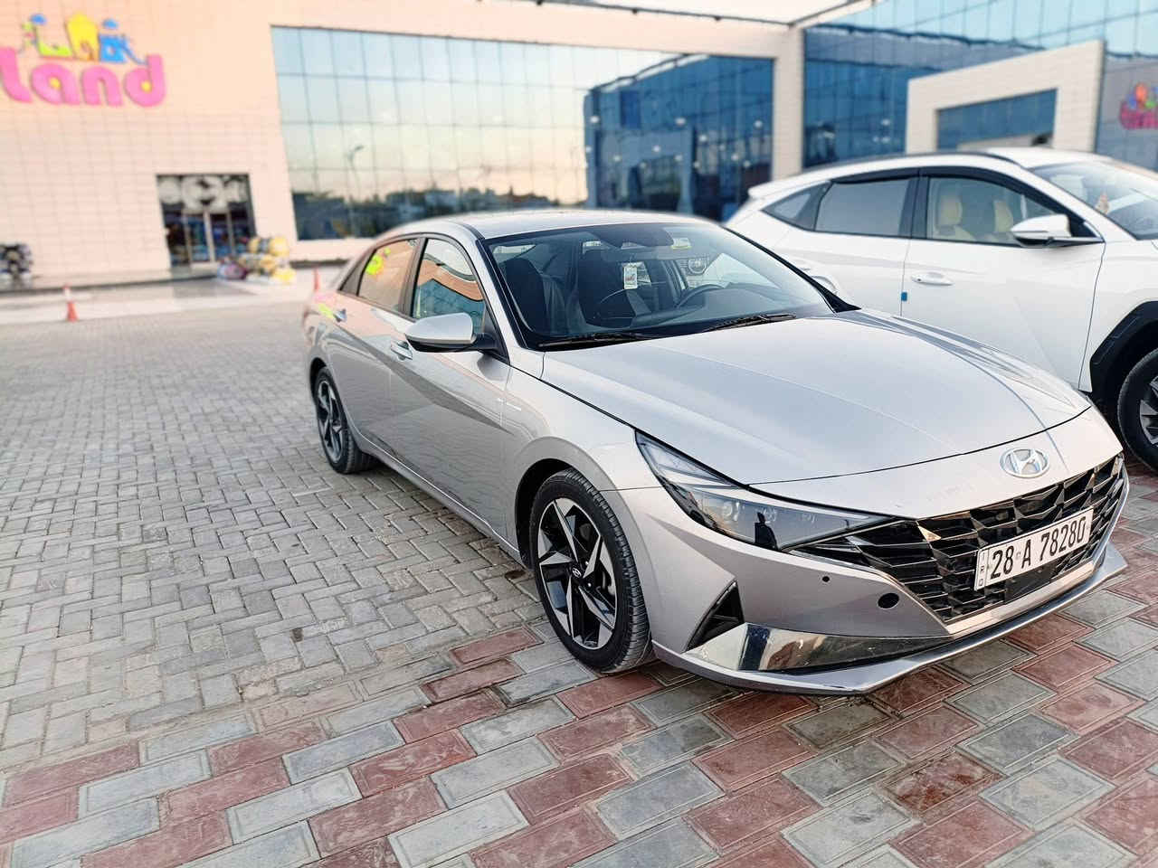 سلام عليكم
سياره الانترا 2023 وارد امريكي ماشيه 32الف كيلو

شاشه ايباد 

هيترات كشنات 

رادار خلفي امامي وجانبي

سياقه تحديد مسار 

فول بصمه

شاحن لاسلكي

تحكم ستيرن 

كامره خلفيه 

مكينه 2000دوش انسه الدوانز 

لايت 3عدسات زنوز بلادي

حادثها قطعه واحده بنيد تبديل مع صبغ 

رقم نجف بسمي

مكاني كربلاء 

بيع او مراوس حسب القناعه 

للاتصال ***********
