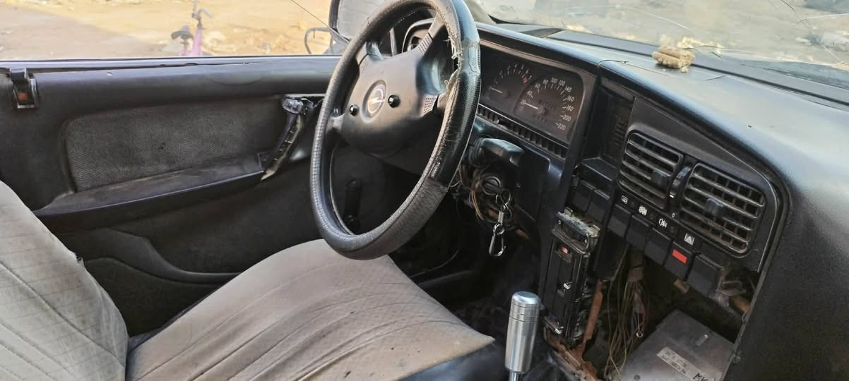 سلام عليكم اوبل رقم  نجف تحويل مشروع وطني العنوان بغداد سياره مكينه وكير واكسن فول سعر12 وبيهه مجال بسيط. مستعجل عله بيعته ***********
