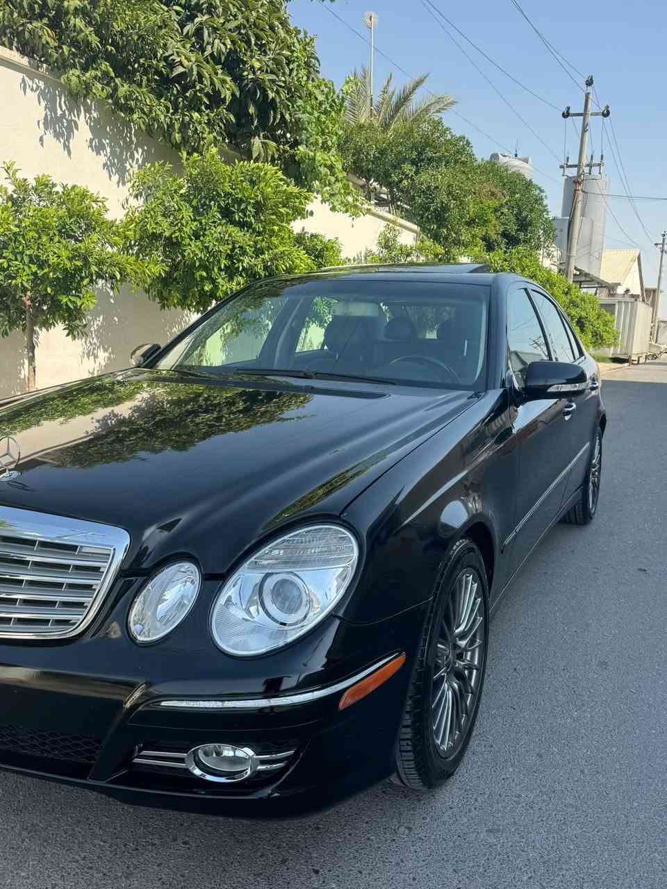 السلام عليكم للبيع فقط بدون مراوس بدون قسط نقد فقط
مرسيدس  W211 E350 2009 
واود امريكي كلين بدون حادث 
 قطع صبغ فقط رش بدون معجون 
محرك 350 عقل فوك المكينه 
محرك. كير. حداديته. تبريد. كهربائيات. جدد بوضع الشركه بدون عطل او نقص وادامه كامله جديده 
تخم تاير باتري منظومه بنزين جدد 
فول موصفات 
سلايد روف كشنات خرن وكهرباء وهيتر تجاوي كهرباء برده كهرباء ستيرن كهرباء لايت عدسه زنون 
الخ .. باقي تفاصيله معروفه 
رقمع بغداد 4 ارقام مشروع وطني تحويل مباشر مكانه بغداد العطيفيه 
والسعر 110 وبيه مجال بسيط 
اي استفسار فقط الاتصال ***********
