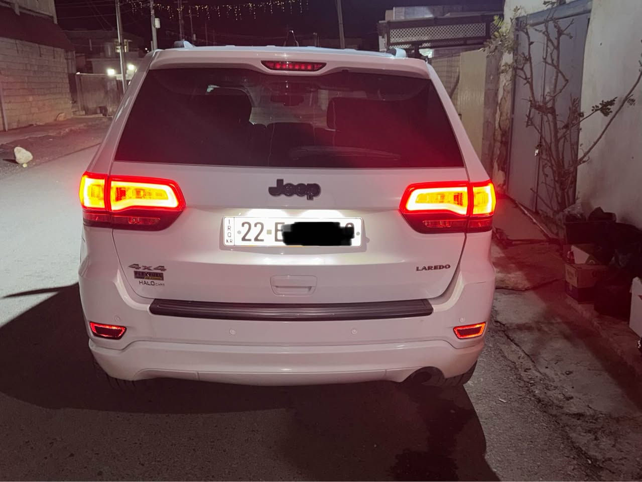 Jeep laredo 2015
4*4 
ماشية 104 mile 
كير والمحرك بشرط ما مفتوح 
سيارة جدا نضيفة و احلى من الصور 
بيها ٤ قطع صبغ 
التكمة مال السكن بيها صبغ 
القمارة بيها بارد 
السنوية جديدة وفحص و هزة كله جديد 
حادث السيارة  صفحة السكن 
السعر ١٨٧ و بيها مجال للشراي 
مكان السيارة اربيل 
واتس اب 
*********** أربيل, العراق
