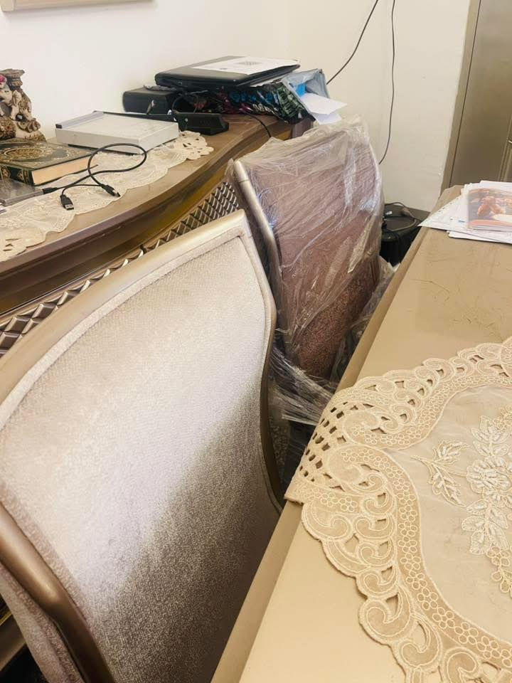 ميز طعام 8 كراسي للبيع جديد بسبب المكان دابيعه من شارع المغرب اخذه من كرويته هوم


**إذا كنت صاحب هذا الإعلان وتريد حذفه لأي سبب، رجاءا أرسل رسالة إلى الدعم الفني**