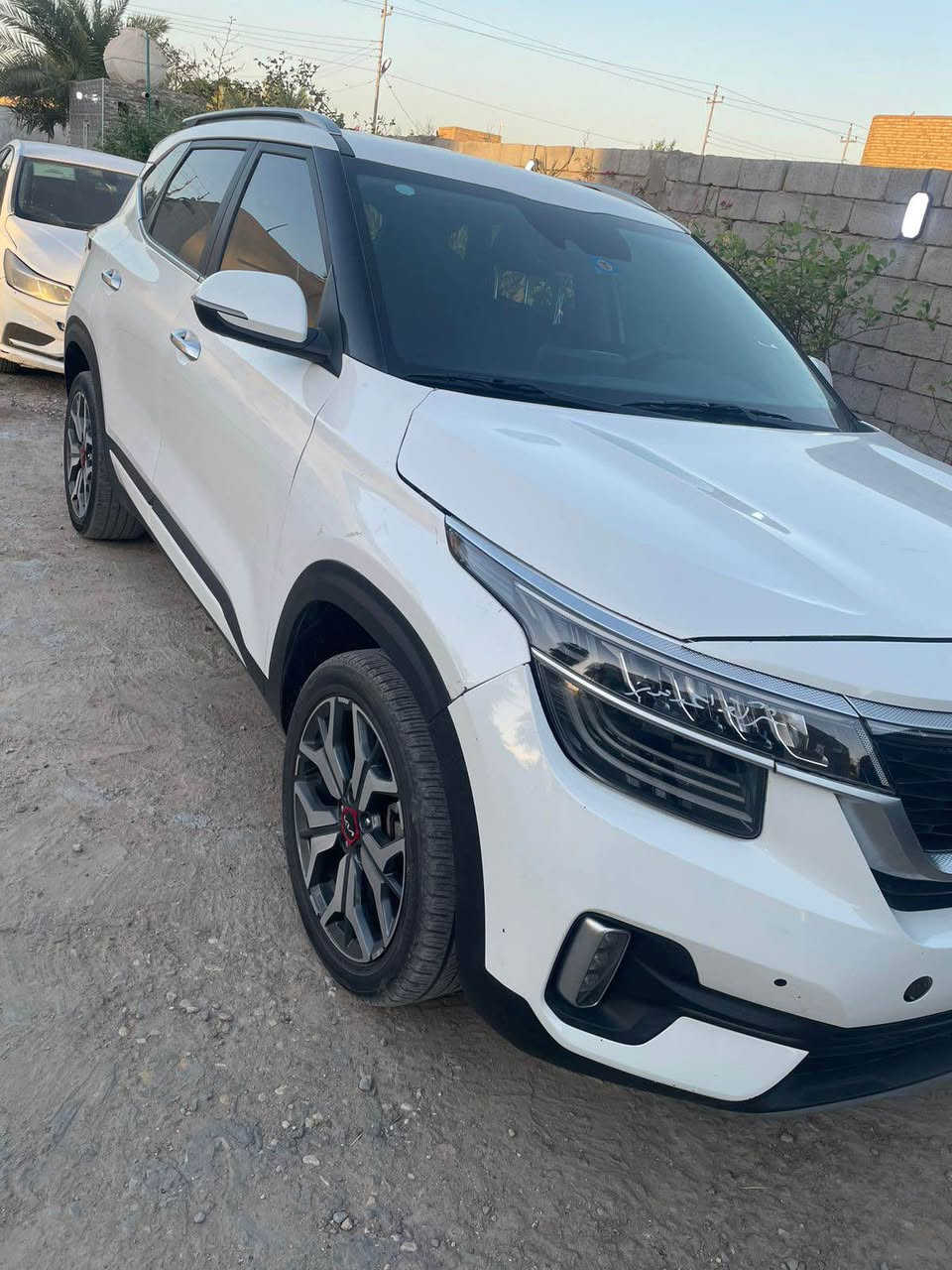 السلام عليكم
كيا سليتوز موديل  2023
ماشيه 46m 
 مكينه 1600 تيربو 
شاحن واير ليس تليفون
كشنات تادفئه+ لون ماروني بلاد 
فور ويل 
رادار جانبي رادار خلفي
ويل كب
اشاير بل مري
كامره دواره
مانع النزلاق 
مثبت سرعه
ايكو قتصادي
لد خلفي ولد امامي
3انضمه القياده
نضام نزول منحدرات
فول تحكمات ماعده الفتحه 
السياره حادث جاملغ وبنيد بدون دواخل مبدلات شركة نفس الون كفاله من الصبغ 
السعر 153وبيه مجال 
*********** ناصرية, ذي قار
