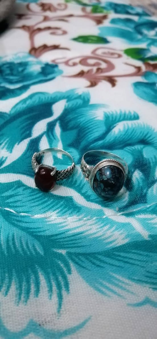 محابس للبيع فضه نسائي واحد ع ٢٠ سماوه خاص رقم ***********
