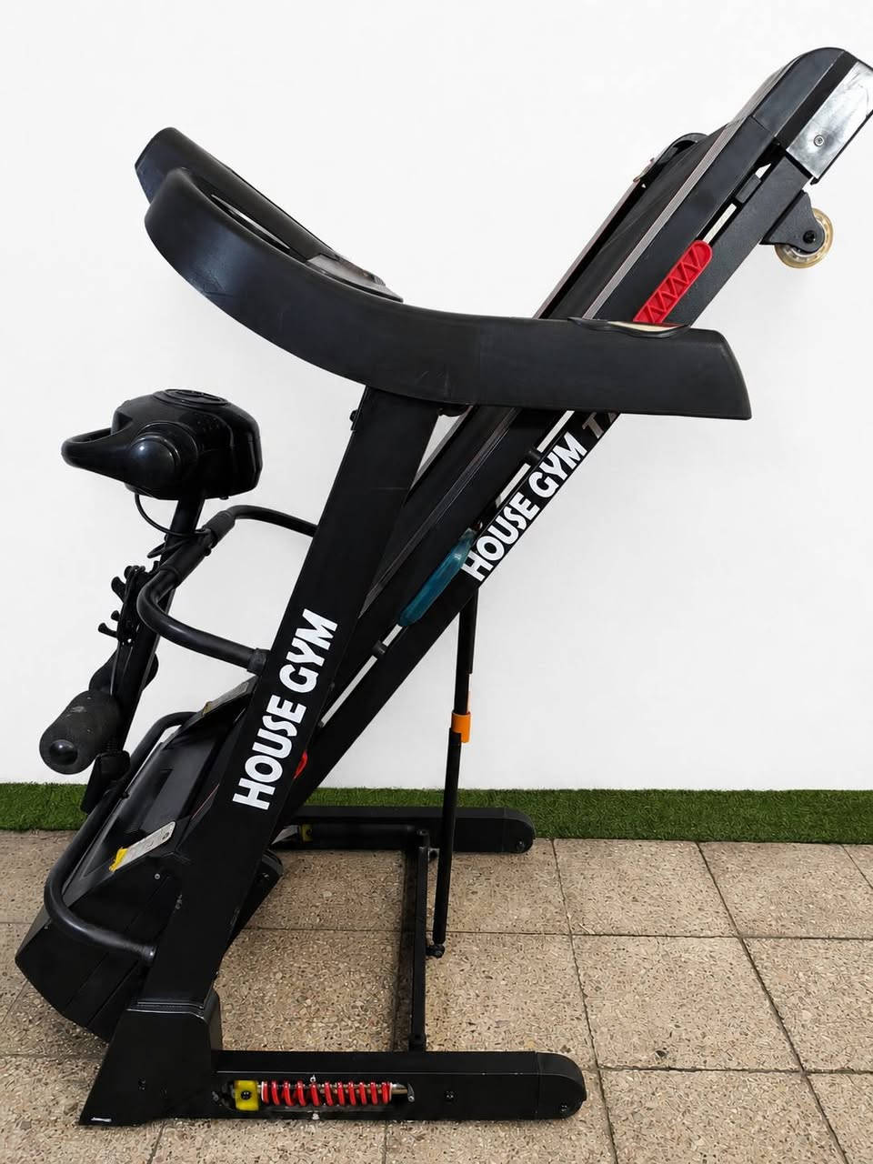 السلام عليكم
للبيع جهاز جري ماركة هاوس جيم T700 house gym 
جبلي دبل ماطور 
الجهاز على وضع الشركة ( نظيف جداً )
المواصفات 110 كيلو حقيقي وليس وهمي 
السرعة عالية جداً 
يحتوي على رجاج تكسير الشحوم
وحساس قلب وجك هايدروليك 
وusp و mp3 
السعر 325 الف 
العنوان بغداد يوجد توصيل داخل العراق


**إذا كنت صاحب هذا الإعلان وتريد حذفه لأي سبب، رجاءا أرسل رسالة إلى الدعم الفني**