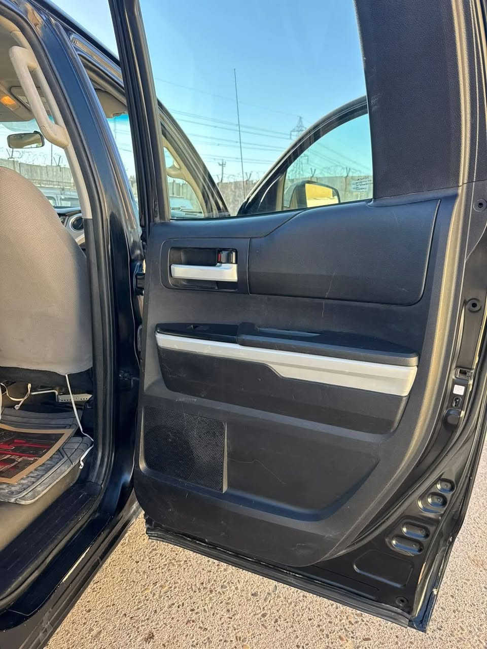 تيوتا تاندرا 2016
بيع فقط بيع فقط 
فور ويل 8 سلندر 4600
تخم تاير جديد 
بدون بجم بدون شاصي بدون لغود
السيارة جديدة
صور الحادث موجودة 
بغداد تحويل ثاني يوم 170 وبيها مجال مستحيل اكو تاندرا بهذا السعر محتاج فلوس وجاي ابيع السيارة مال عمل وعائلة ممتازة بنزين عادي لا دوانز بيها وتتحور غاز عادي
بغداد الزعفرانية ***********
