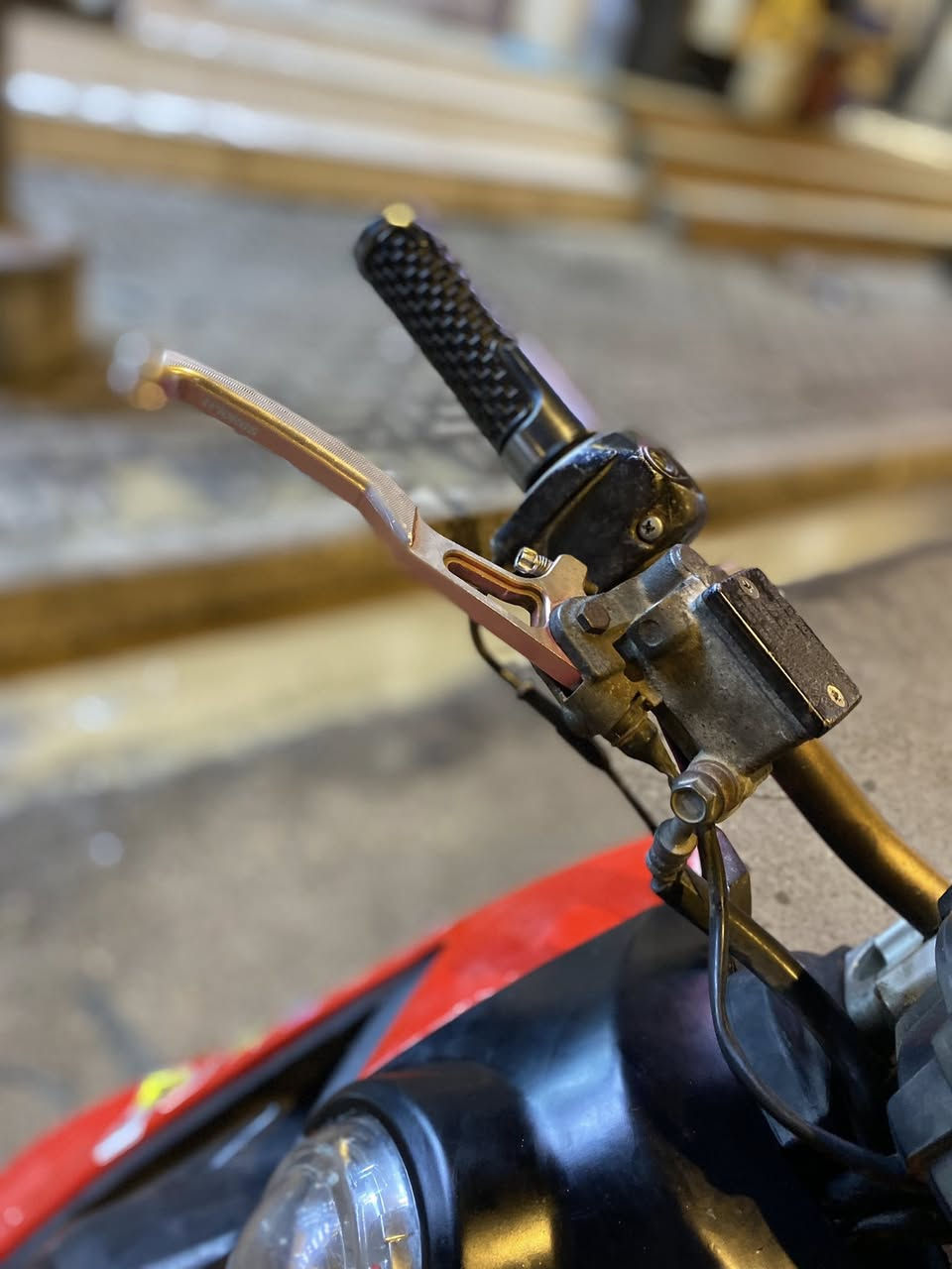 سلام عليكم سكنس جبلي دراجه كلشي ما ناقسه سلف كهربايات كله شغاله دراجه ما مفتوحه دراجه مزوده
💞 سكان صاعب بريك قطره 💞
عنواني قبله حي المهندسين 😍💁🏻‍♂️
سعر واحد و٢٥٠
رقمي ***********
