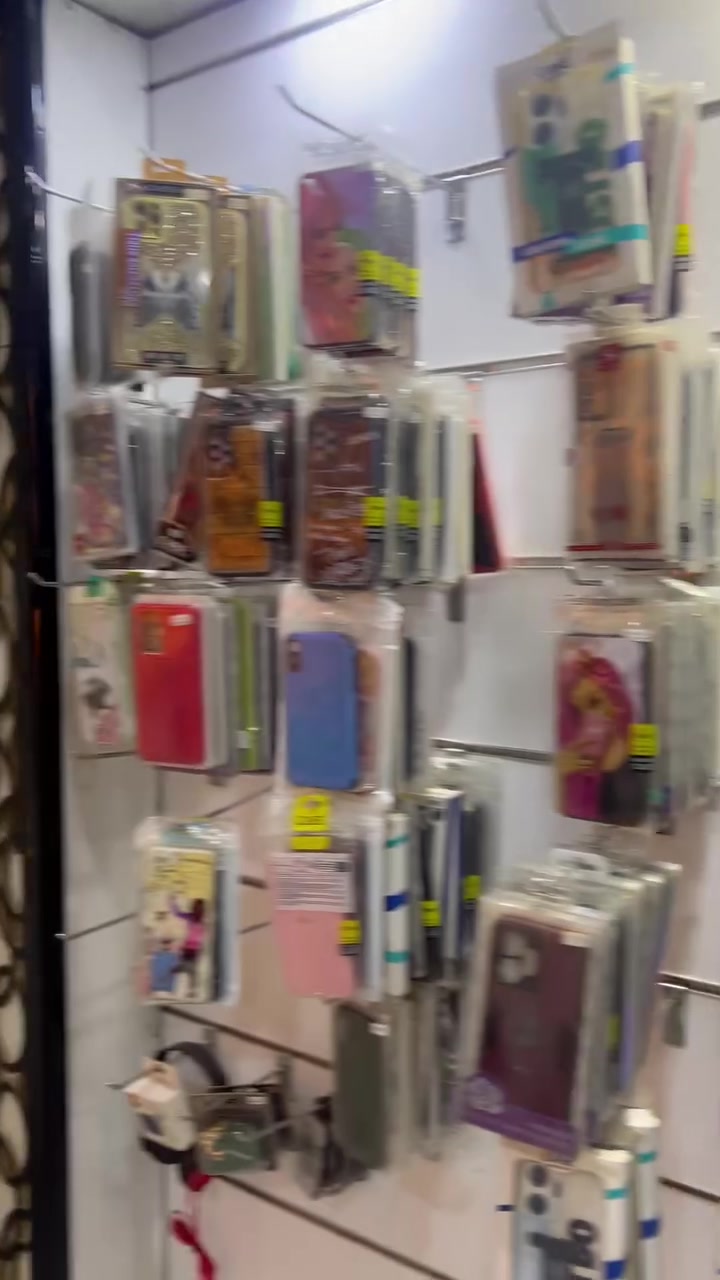 محل اجهزة  كامل للبيع
ديكور كامل 
نضام كامرات كامل 
كونفيره 
كرسي كيمنك
مع بضاعه كامله
وكامل المحل  مرتب تريد تدفع ايجار وتفتح 
العنوان حي الدوانم قرب المسبح ركن 
عل باب الله السعر خاص ***********
