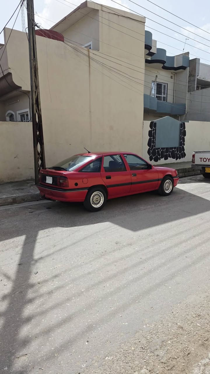فكترا 
موديل 1993
رقم نينوى 
حجم 20 
صبغ عام جمالية بدون ضرر 
مكينة شرط 
شرط التحويل و الوكالة 

الرقم ***********
