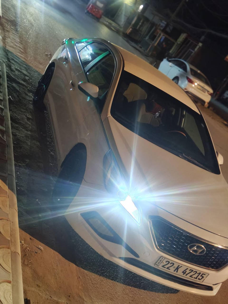 سوناتا 2017 وراد امريكي 
بيها 3قطع بدون دواخل سنويه لل230
تبريد ثلج
شاشه جبيره 
كامره دوارة 
تخم تاير جديد
لايتات زنون 
حداديه خلفي امامي جديده
السياره جديده مال جناي 
مكاني بابل السياحي
السعر 115 
***********
