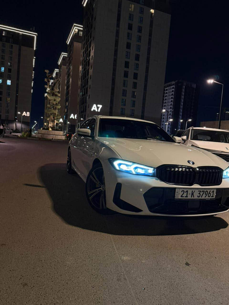 Bmw 330i 2021 kit m
بدون حادث فقط ايرباك الستيرن وتكمه وراجع سستم بدون صبغ بدور بارد شرط الفحص 
كت m كامل  
ماشيه 59,000km السياره جديده وقليل ماشيه بالعراق
سعر 255 ورقه
***********
*********** بغداد, العراق
