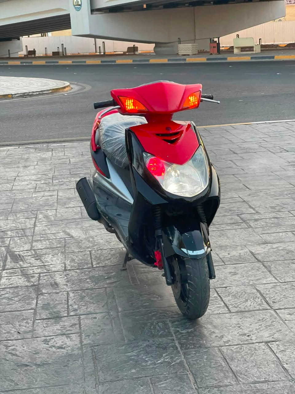 سكنس رمبه (وكاله)مكفوله كفاله عامه نوزل خطين دراجه رمبه مصالها هواي من نازله كلها بلاديه برغي مملعوب بيها دراجه كلها على وضع شركه مكينه بلاديه وكفرات بلاديه كهربيات كلهاا شغاله دراجه تتعب تكول نضيفه كلش كلش نضيفه هيه رمبه بعد دشبول الكتروني شغال كلها على وضع شركه ما ملعوب بيها اي شي شرط دراجه احلى من صور بهواي مضلومه بل صور دراجه السعر 750وبيها مجال  العنوان بغداد الاعطيفيه قرب مقهى البيروتي الاتصال على هاذ رقم ***********
