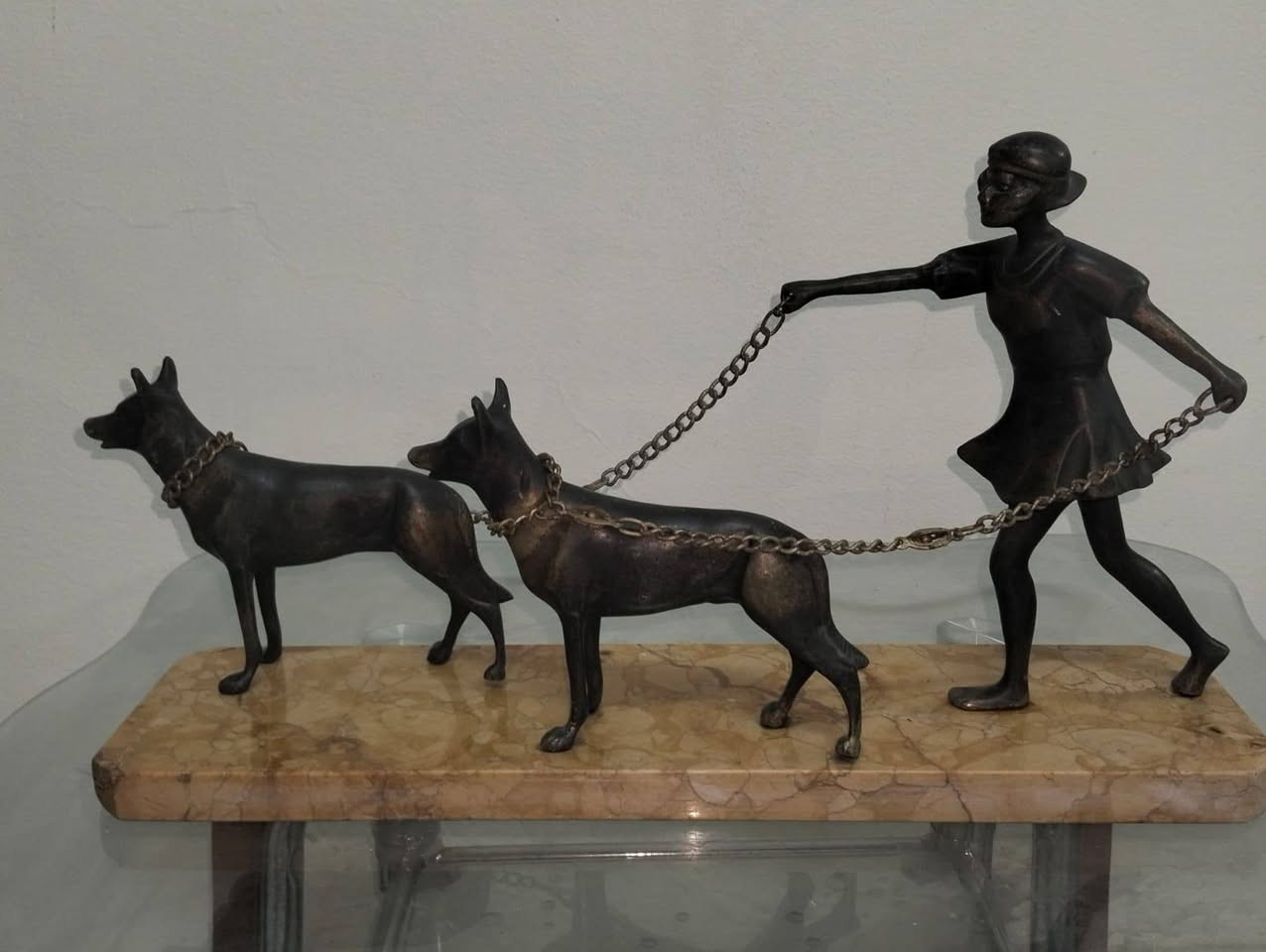 تمثال برونزى فنى بصور فتاة تنسى مع كلبين


**إذا كنت صاحب هذا الإعلان وتريد حذفه لأي سبب، رجاءا أرسل رسالة إلى الدعم الفني**