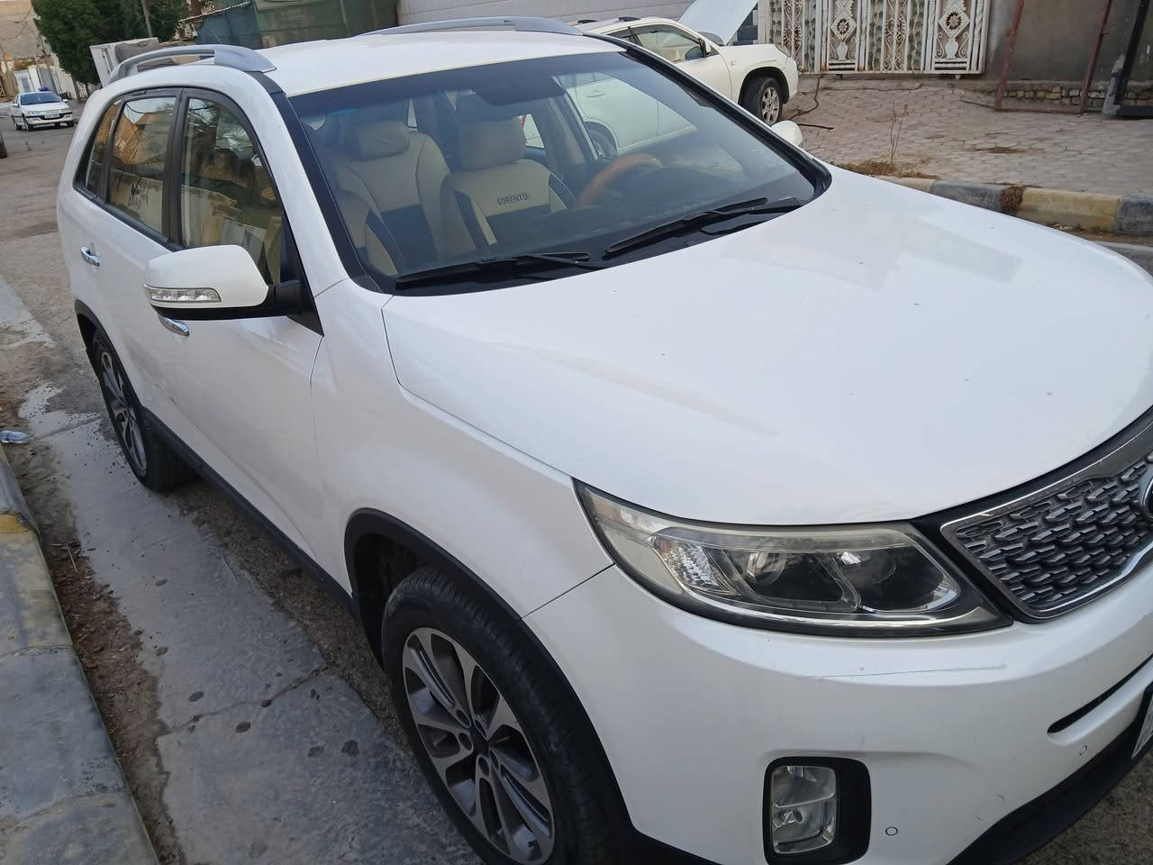 سلام عليكم سورنتو ٢٠١٤ ٧ راكب ٤ سلندر تبريد مكفولة من الضربة والتبديل بيه سونار رقم واسط باسمي خليجي السعر ١٦٠ وبيه مجال العنوان كوت داموك للاستفسار ***********
