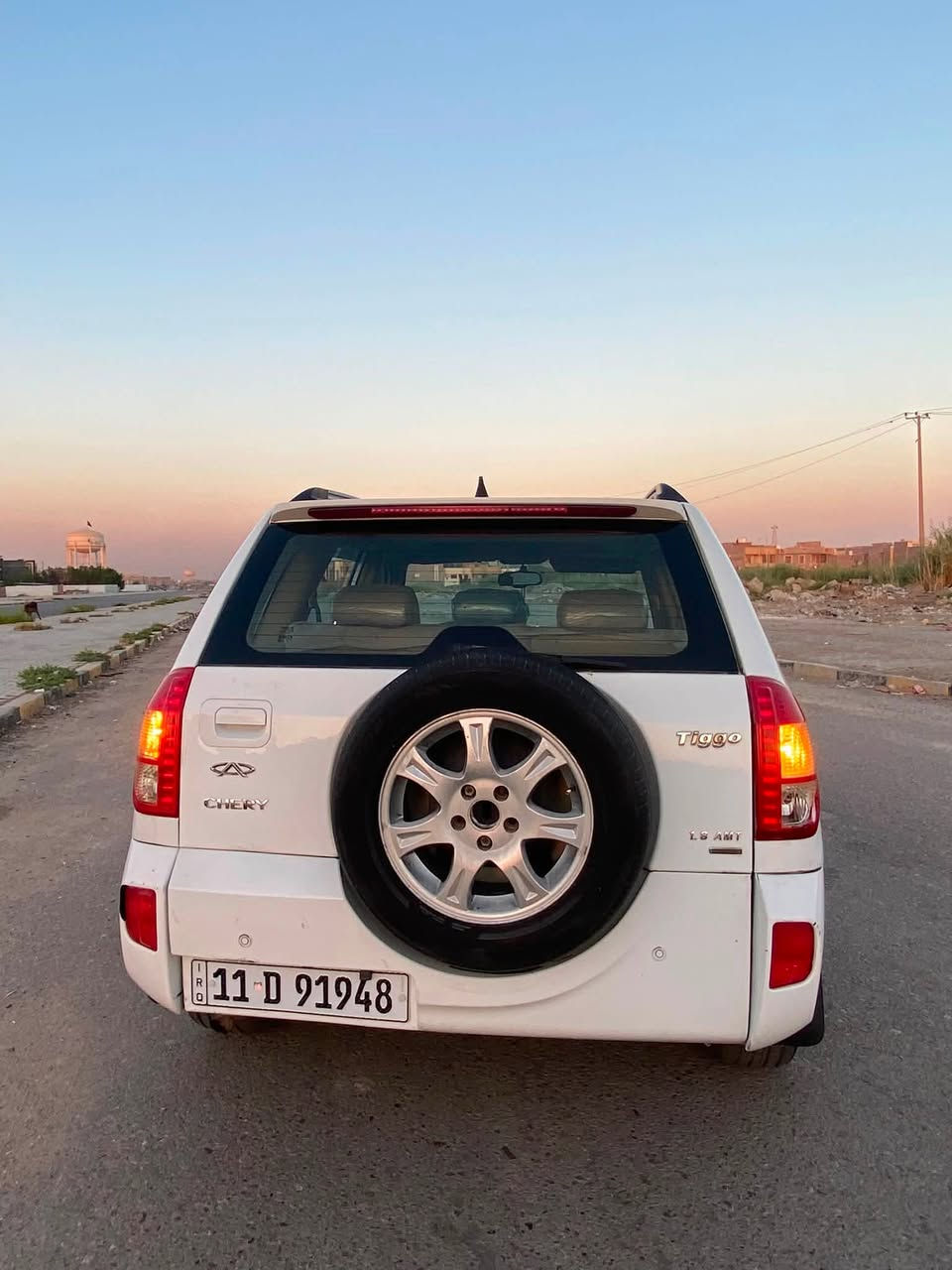 🚗 تيكو 2012 للبيع 🚗
 🔹 العداد: ماشية 179 ألف.
 🔹 الرقم: بغداد الجديد (بإسمي والتحويل ثاني يوم).
 🔹 السنوية والهزة: جديدة.
 ⚙️ المحرك والكير: خير من الله.
 ❄️ التبريد قطعتين: شغال ثلج (تبريد + تدفئة).
 🛞 الجهوزية: تخم صدر كامل جديد + تخم تاير جديد + دبلات جديدة.
 📍 الموقع: بغداد / المحمودية - حي السلام.
 💰 السعر: 55 ورقة وبيه مجال للشراي.
📞 للتواصل: ***********
