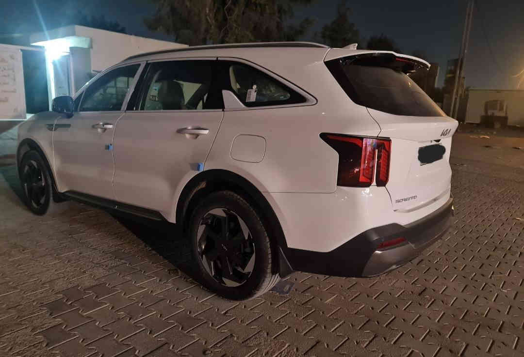 السلام عليكم ورحمة الله وبركاته 
سورنتو  2024 خليجي رقم بغداد بأسمي 
ماشية 9 الف السيارة مخزنة على وضع الشركة 
المواصفات 
بصمه + بصمه ابواب 
تشغيل عن بعد 
كير ماوس 
6 سلندر 
7 راكب  
شفتات ستيرن 
سايد بريك بصمه 
جنطه كهرباء 
كشنات كهرباء
مري شفط 
كامره خلفيه 
حساس امامي وخلفي  
تبريد شاشه 
اوتو هولد
مود رايف
برد خلفيه
3 قطع تبريد 
اشاير بالمري
لد نهاري 
شاشة ابل كار بلي 
اريل نفكيشن 
4لد داخلي متغير الالوان 
بك لايت LED 

السعر 322 ورقة 

*********** 
مكان السيارة نجف الاشرف
