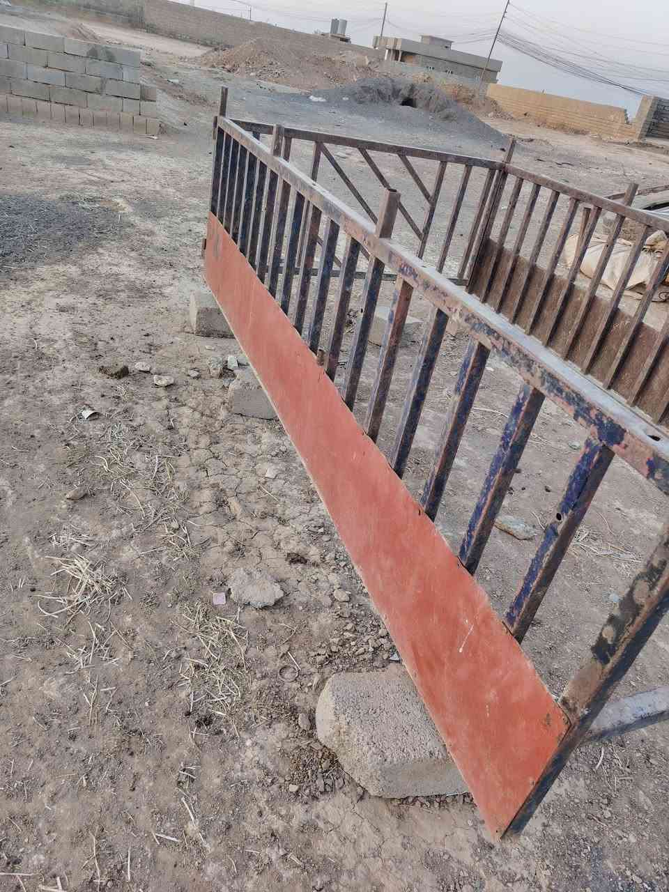 السلام وعليكم يوجد محجل كيه الموقع تل عبطه 
***********
