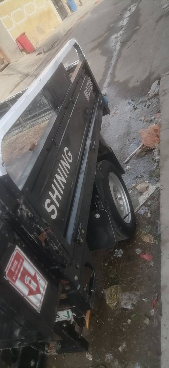 سلام عليكم ستوتة صقر للبيع موديل 2023 سعر مليون و 750 العنوان بغداد رقم الهاتف ***********
