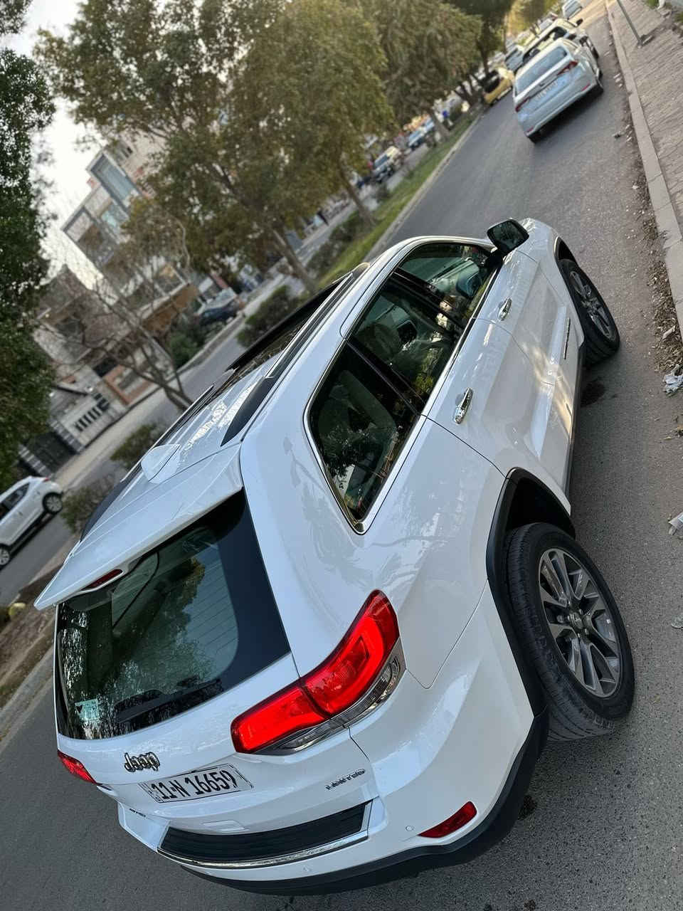 عندي جيب لمتدد بلاص فول مواصفات خليجية ١٨ بأسمي فحص وهزه ورقم جدد بغداد تخم تاير جديد دنلوب محرك ٣٦٠٠ والكير ثمان نمرمكفولات والسيارة كلها مكفوله عدا البارد باب السكن فقط ثلاث شاشات فور درايف كشنات كهرباء خزن ميموري الأتصال 

مري قلاب وشفط وهيتر وصندوق كهرباء بصمه ويدات بصمه تشغيل عن بعد إطفاء ذاتي ماشيه 69 الف 

بصمه ابواب

كشنات كهرباء

كشنات جلد

كشنات تدفئه تبريد

كشن ميموري ذاكره

جنطه كهرباء شفط

تشغيل عن بعد

شاشات ٣

تحكم ستيرن 

شفتات ستيرن 

ستيرن هيتر كهرباء

سماعات دمام

محرك 6 3600

توقف ذاتي 

حساسات امامي خلفي

منضومه زنوون

***********

*********** 

اخوان العراقنا بيه واتس اب
