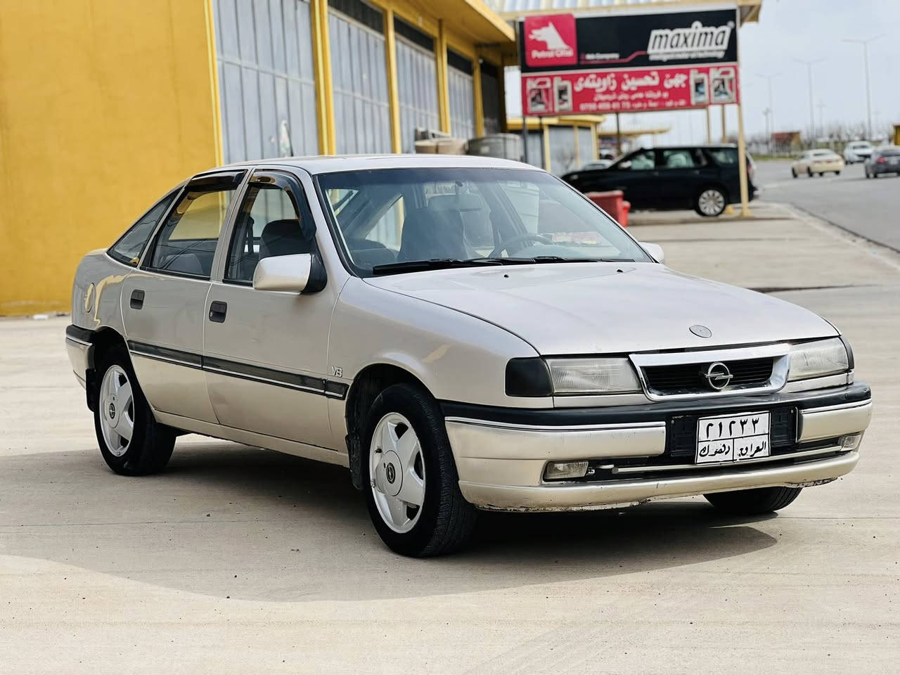 (سياره فيكتراموديل ٩٢جحم ٢٠گئر توماتيك)
(  لون ذهبى  )
***********) كورك واتس اب
السعر  40$  ورقه او بي مجال  
(بخ عام جماليه  )
سياره بيدون دعم
سياره تخم جديد 
(رقم دهوك )
(شرط التحويل مضمون )
(الغرامات  350$)
(گير ابشرط مكينه ٢٠ ابشرط  بدون اي عيب )
(سياره جاهز امجهز  /گيچات كله  شغال )
(العنوان دهوك    )
