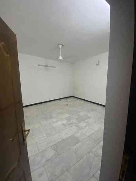 تحية طيبة 
دار 🏠 مميز للإيجار 

المساحة / 110 م

العنوان / الكرادة الشرقية - قرب كنيسة مار يوسف 

المحتويات 

الطابق الأرضي / الدار مدخلين - طرمة - صالة - مطبخ - حولي - غرفة نوم - حمام 

الطابق الثاني / حولي - غرفتين نوم - حمام كبير -بيتونة كبيرة تصلح مخزن  

للاستفسار عن السعر وباقي التفاصيل يرجى الاتصال على الأرقام التالية 

***********

***********

العادل للاستثمار والتطوير العقاري
