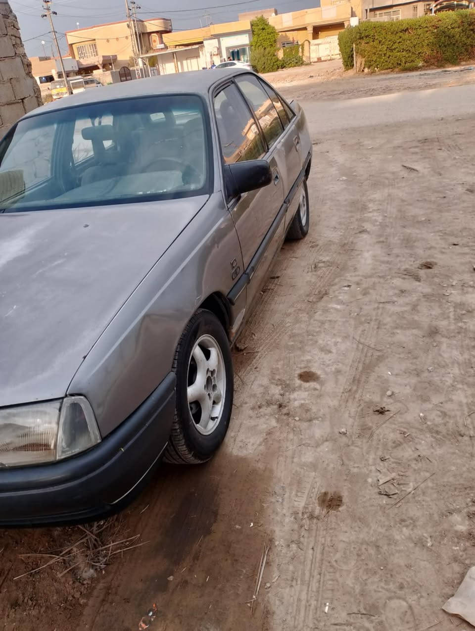 السلام عليكم لبيع أوبل اوميكا موديل 88  تحويل ثاني يوم السياره جاهزه محرك وضفيره مال برنس  محرك 2000 رقم. ديالى السياره ما بيها قطره صبغ بس بيها خياسات سويتهن  السعر ٢٥ وبيها مجال  الاستفار 
***********
 العنوان بابل ناحيه النيل
