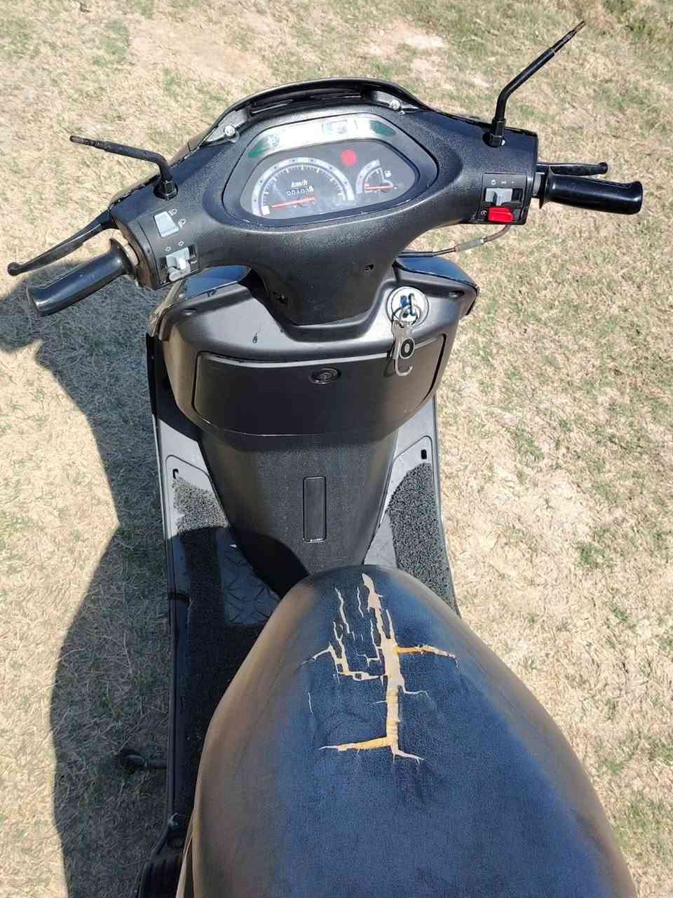 دراجه للبيع فراشه فحل مكينه مجفته 
 دراجه حلوه نضيفة كهربائيات كلها شغالة
السعر  400 بيها مجال


**إذا كنت صاحب هذا الإعلان وتريد حذفه لأي سبب، رجاءا أرسل رسالة إلى الدعم الفني**