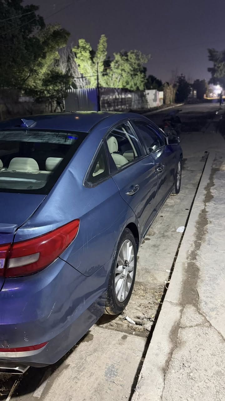 السلام عليكم 
سوناتا للبيع موديل ١٧
وارد امريكي محرك جيتي اي 
ماشيه   ٢٤٠ ميل
تحكم استيرن فول شاشه جديده 
بيه ٣ قطع 
ايرباكات سليمه
  تخم تاير جديد 
تبريد تدفئه خير من الله 
صدر جديد ادامه جديده 
رقم أربيل الإنكليزي
(((((سعر السياره 125 وبيها مجال بسيط)))))
مكان السياره الشعب 
***********
