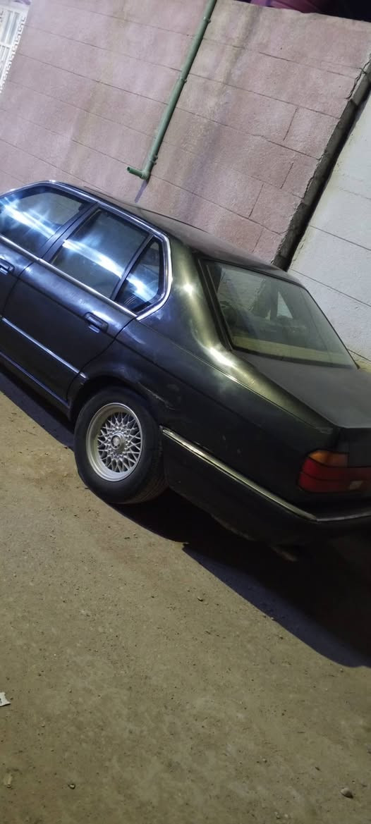 BMW 735i موديل 93
بيع او مراوس شعندك نزل
اسود غير محدد
مكينه وكير خير من الله
طخم تاير 80%
ويل خليه بلادي
دبل ايرباك 
دبل چكمچه
دبل جام
سلايت كهرباء شغال
بردات بلبوب بلاد
برده خلفيه كهربائيه
كهربائيات ماملعوب بيها ابد  
غرفه جلد 
بدون ضربه وبدون خياس وبدون صبغ
سياره بلاديه
قبل اسبوع شاد كاور حاويه
بيها فلنجه عوجه
وشيال الگاردن
رقم بغداد سنويه نافذه
مكاني بصره ***********
