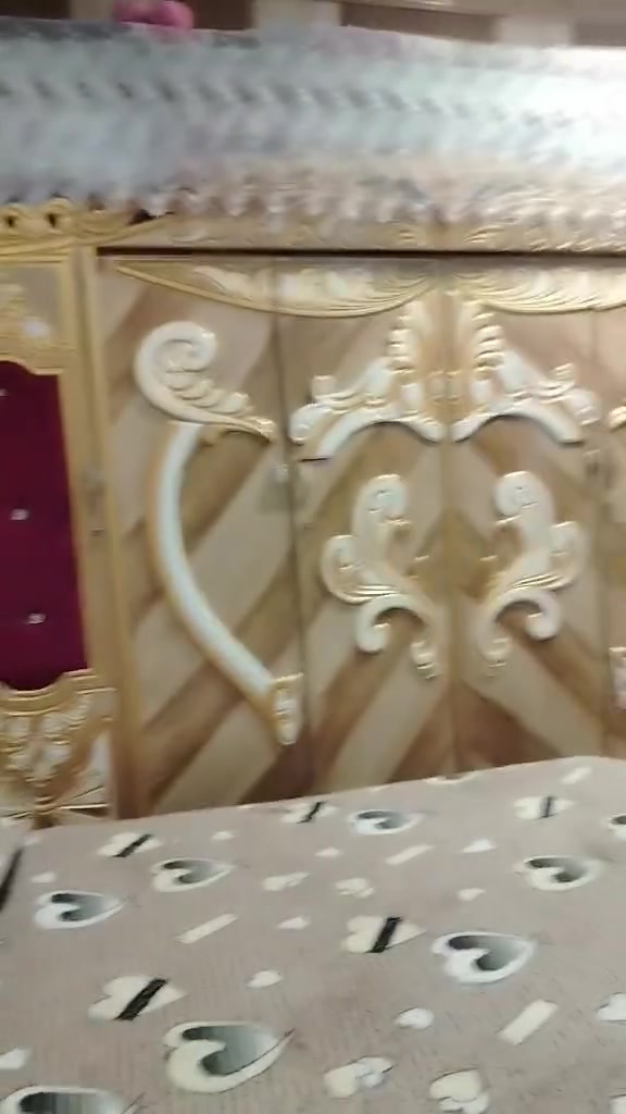 سلام عليكم ورحمة الله هاي قرفه اخشاب للبيع السعر ٤٥٠ال ستفسار موجود ***********وتساب 
وهاذ الي يرد يستفر ع رقم مبايلي ***********
