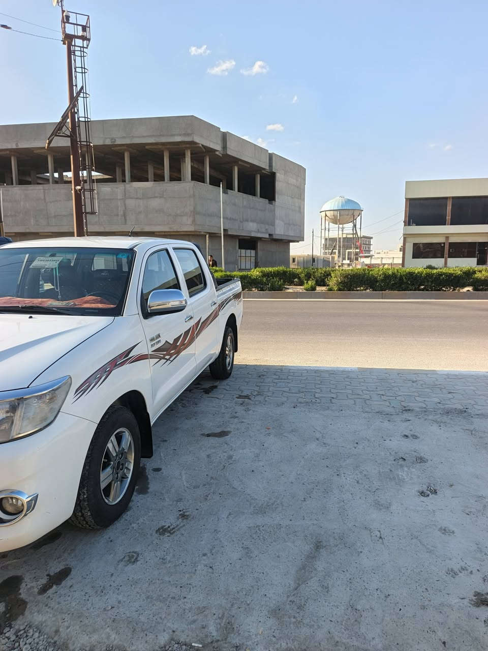 سلام وعليكم بيكم ٢٠١٤ سياره جديده محرك مكفول كير مكفول تخم تاير سياره مال جناي مكان سياره الفلوجه بيه بارد شبر باقي مكفول كفاله عامه مكان السياره الفلوجه 
‏‪***********‬‏
