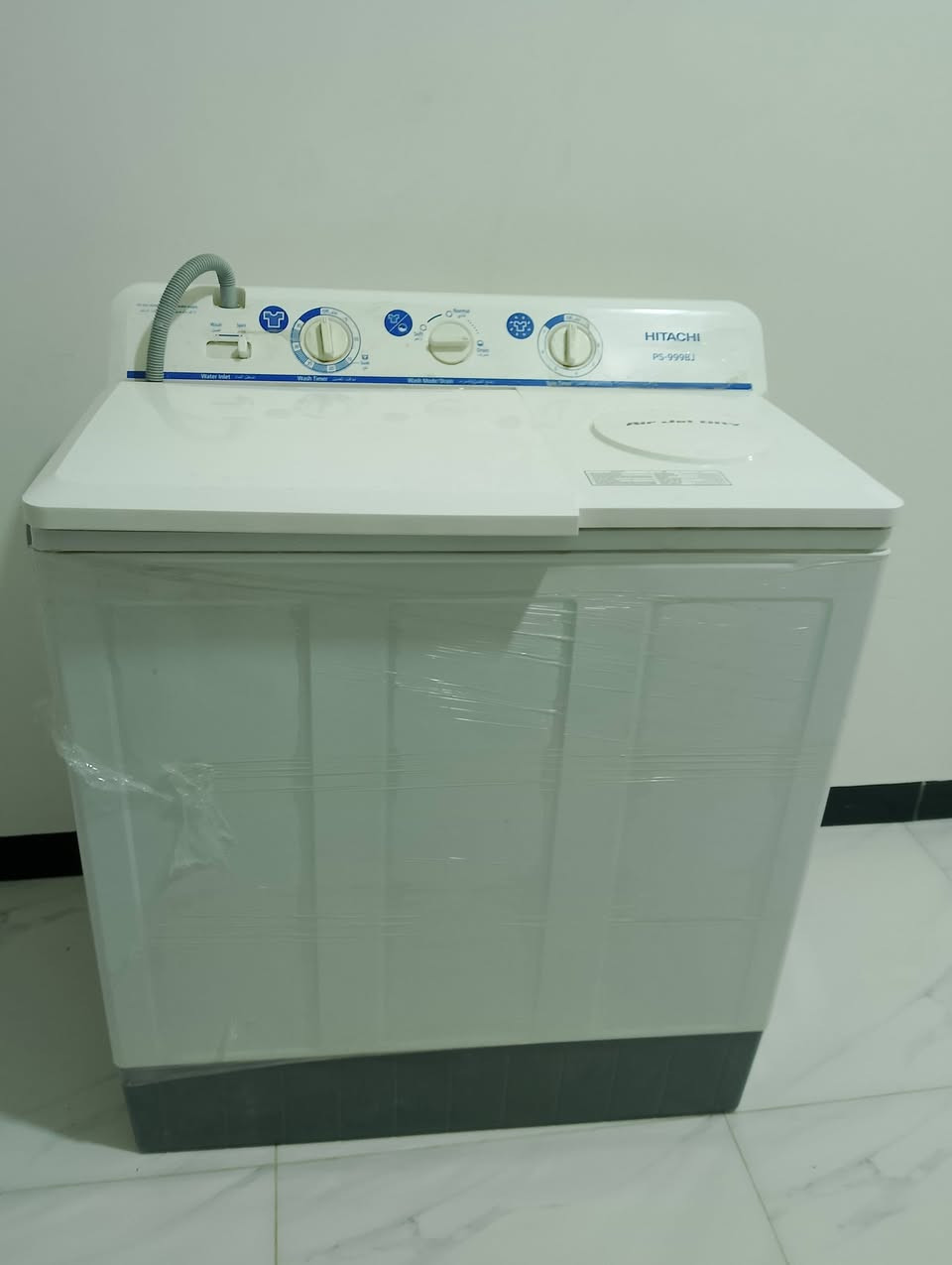 متوفر
غسالة هيتاشي ياباني جديد استخدام قليل 
حجم ٩كيلو  
السعر ٢٥٠ مع مجال بسيط 
***********
