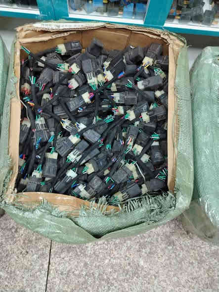 سلام عليكم 
كتفات أنواع 
أسعار مناسبه
***********
